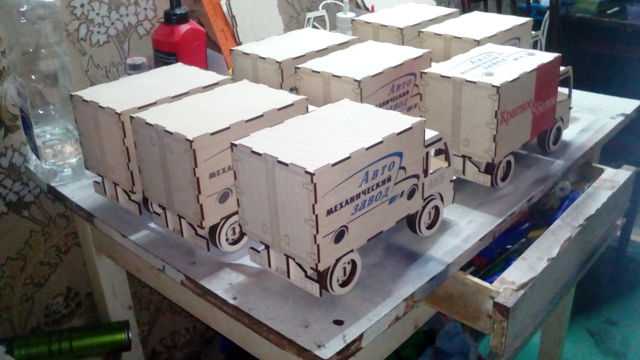 WOODEN MINI TRUCK STAND CNC LASER CUTTING CDR DXF FILE FREE - Dezin