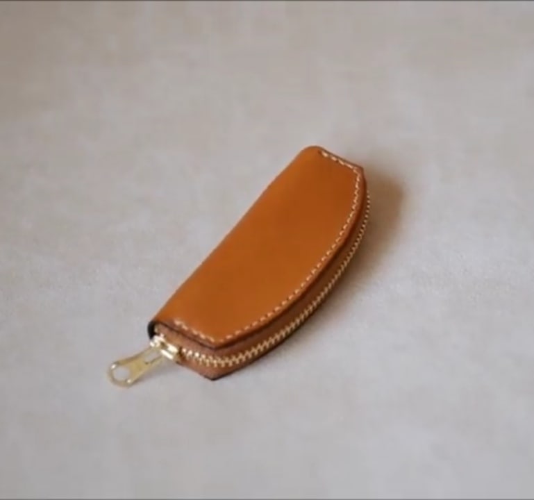 round shaped coin case Leather craft template free Dezin round shaped coin case Leather craft template free Dezin