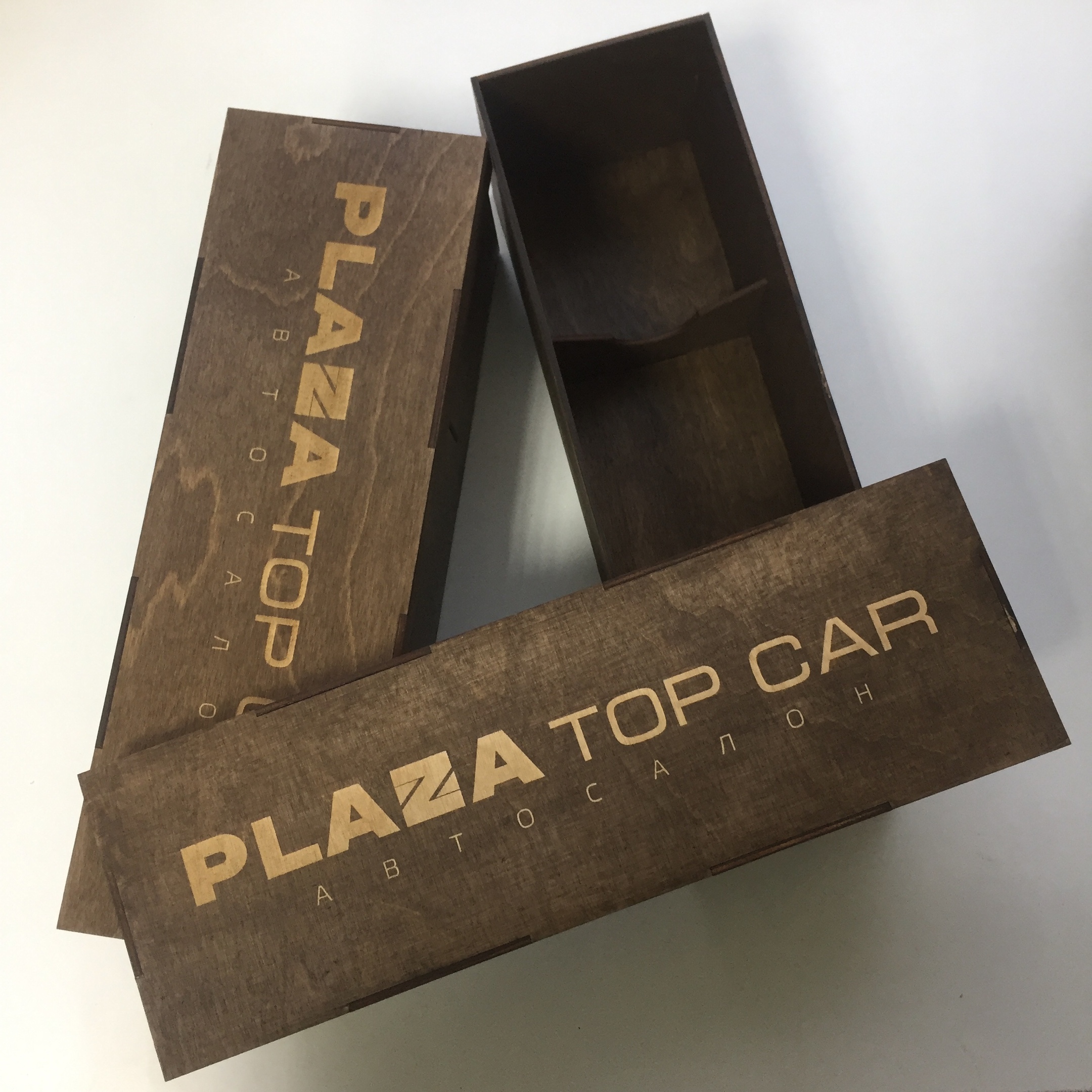 Box with lid for a bottle of champagne, 3mm plywood - Dezin