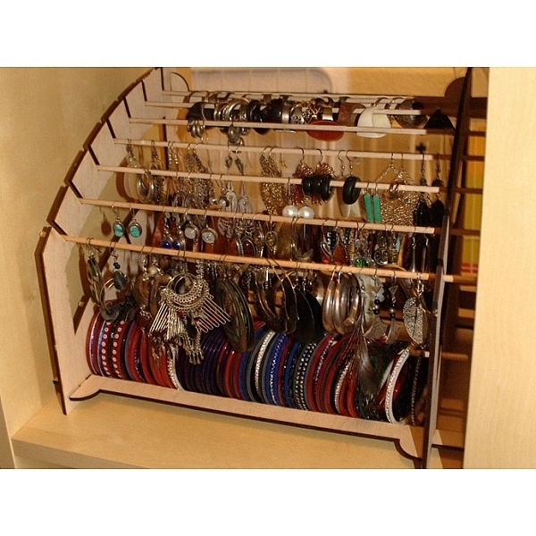 Layout of Jewelry stand - Dezin
