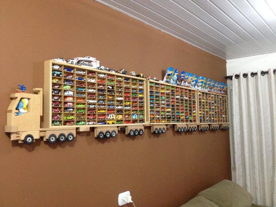 plastic shelves for toys