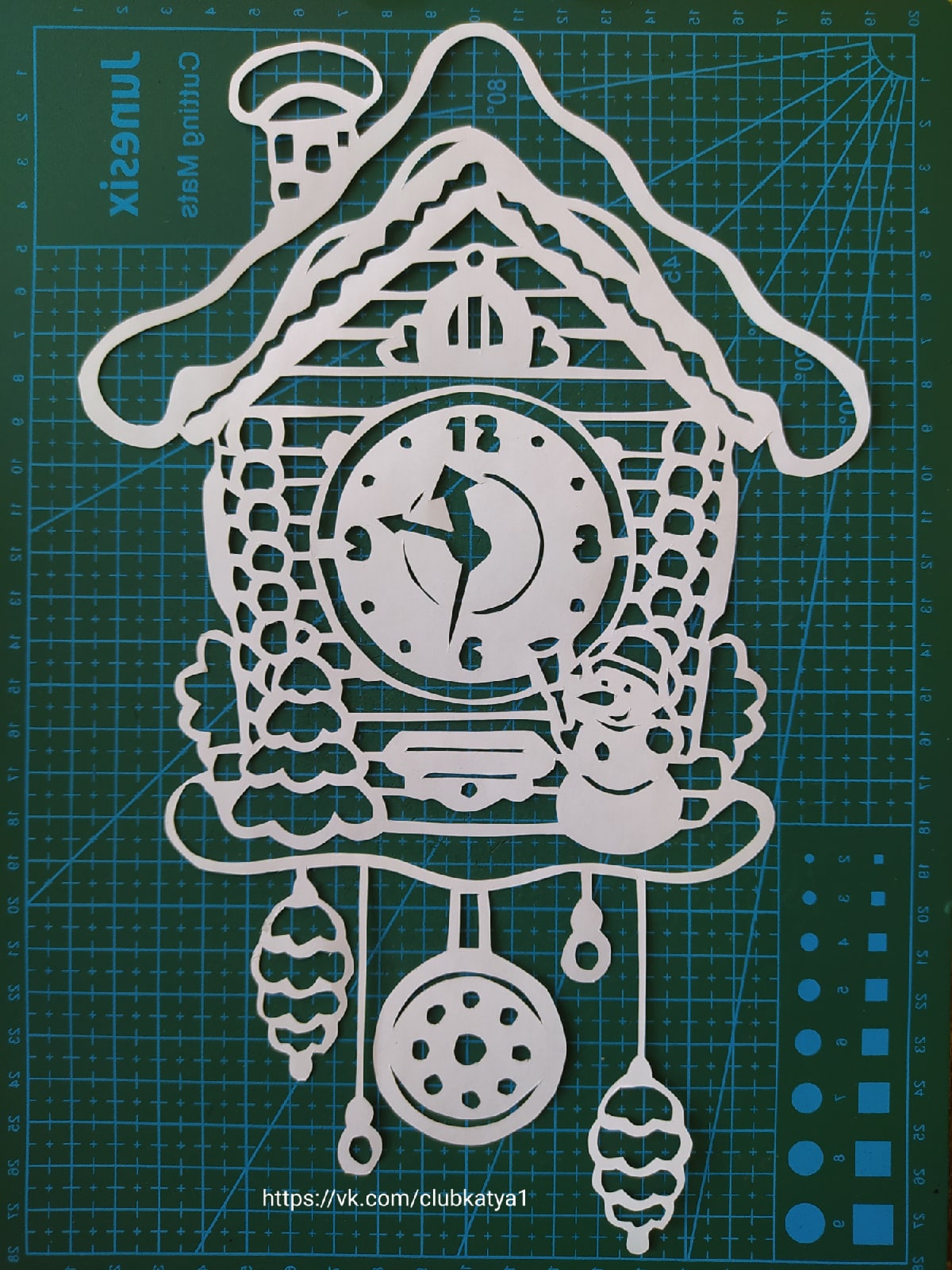 Pattern New Year's clock - Dezin