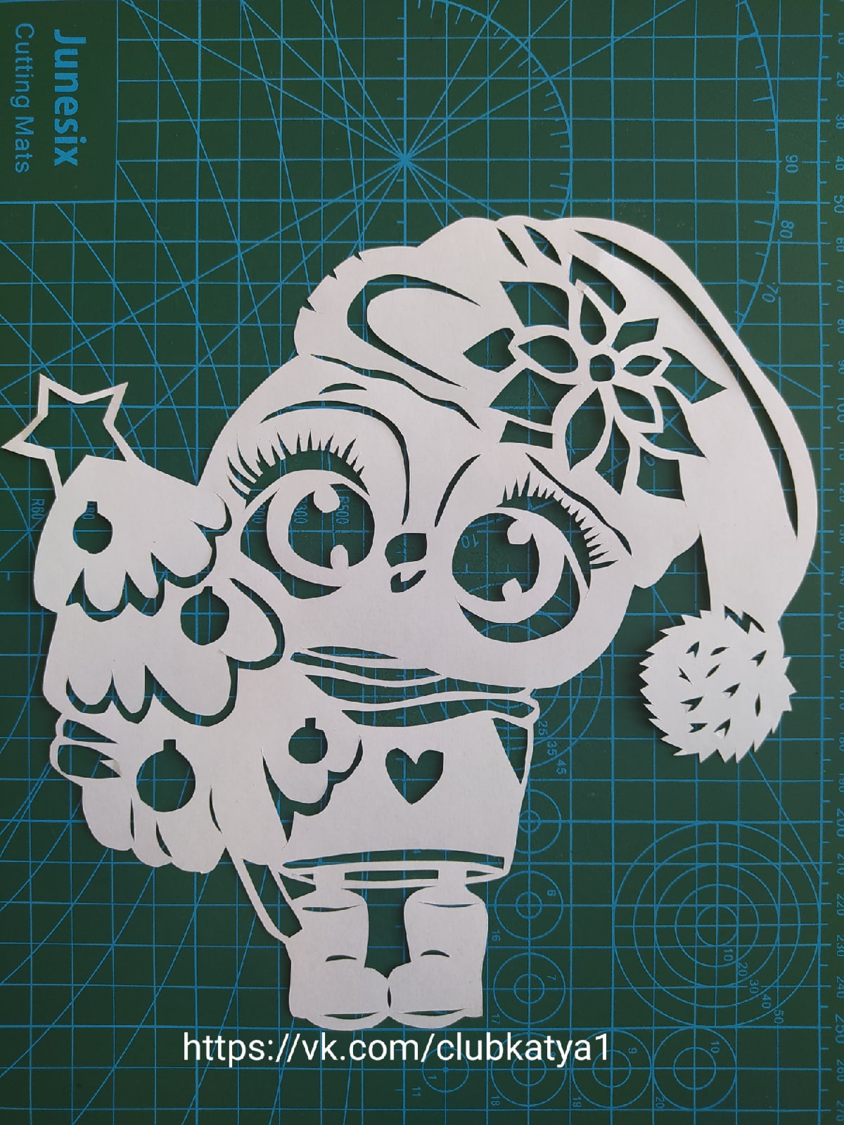 Pattern of Owl with a Christmas tree - Dezin