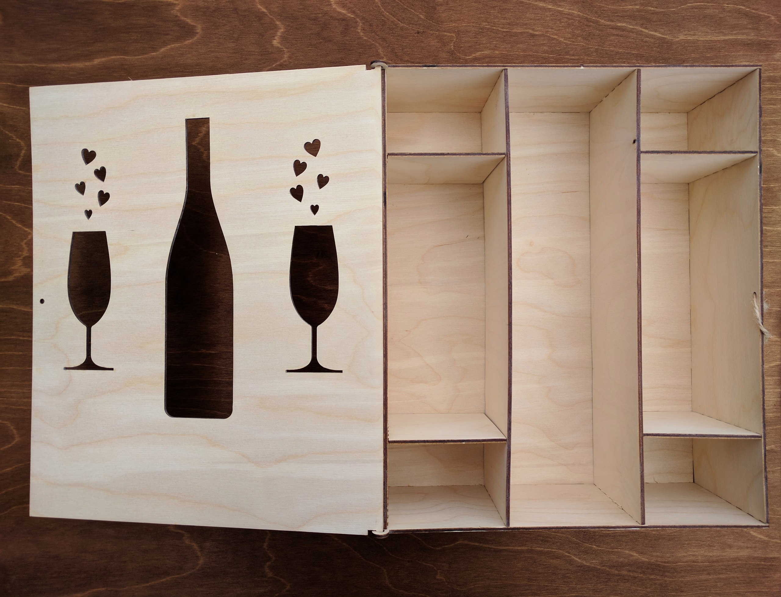 A box for wine with glasses - Dezin