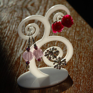 Small Swirl Jewelry Stand Layout - Dezin