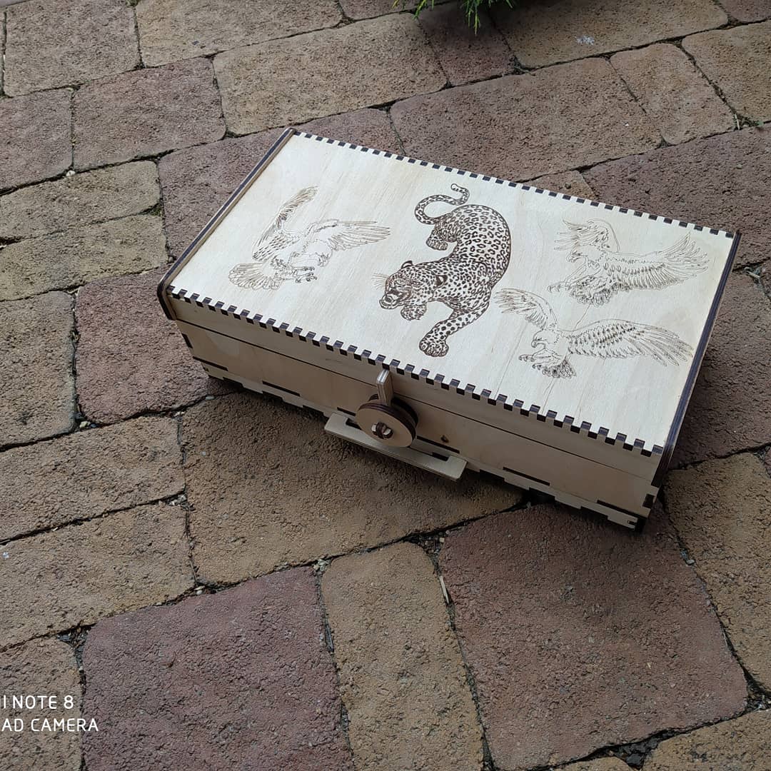 Laser Cut Smokers Kit Wooden Compartment Box With Lid 6mm Free CDR Vectors Art - Dezin