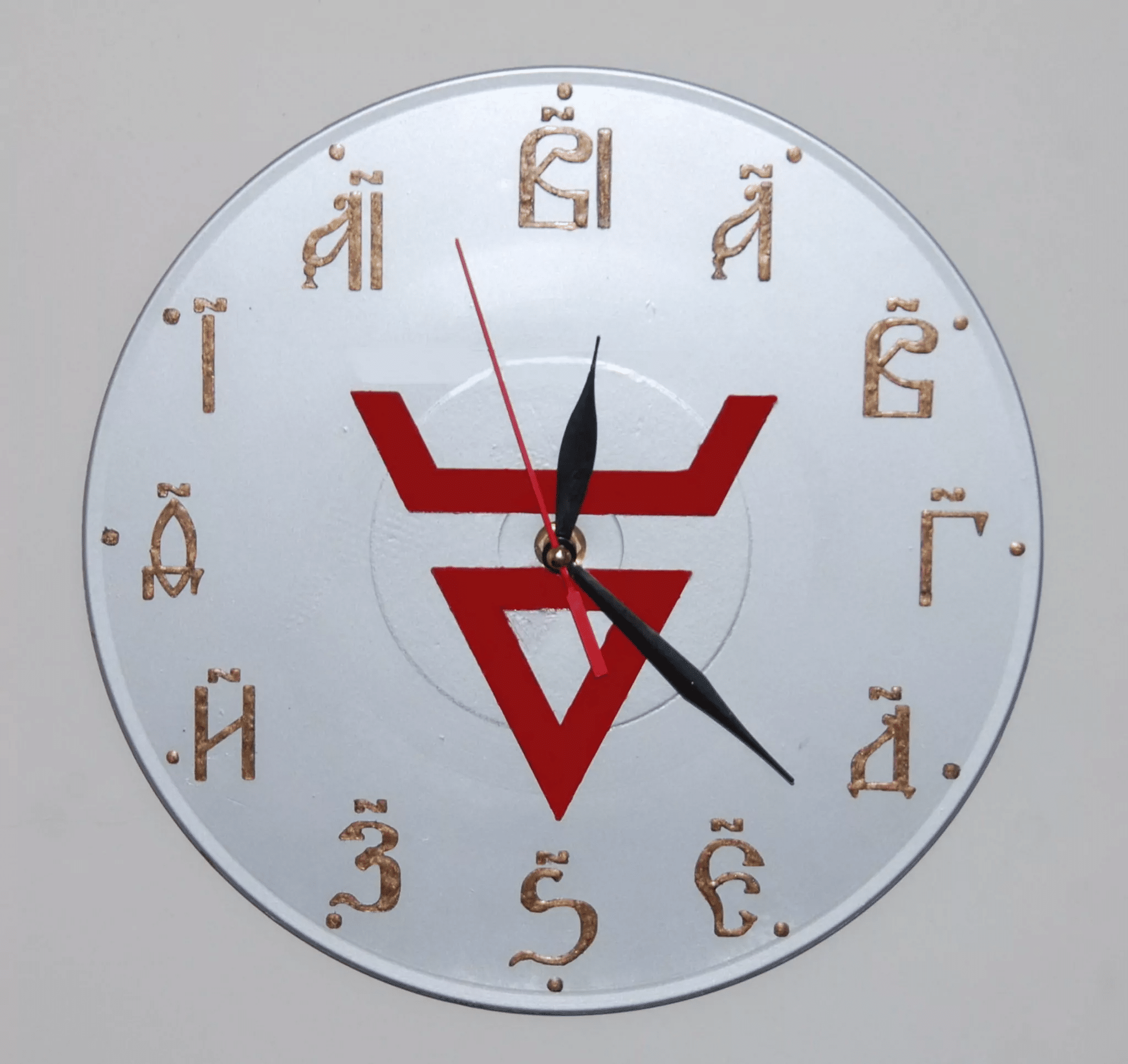 Rus clocks. Часы с буквицей. Часы настенные DXF. Настенные часы оберег. Часы макет.