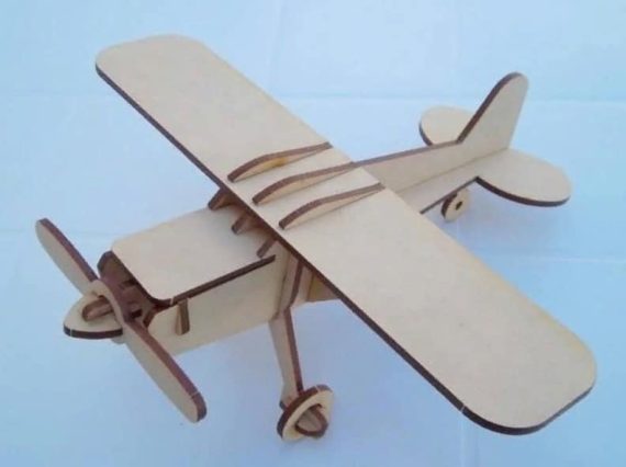 Model of a simple plane with a propeller