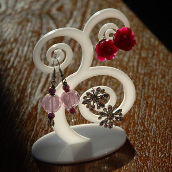 Small Swirl Jewelry Stand Layout