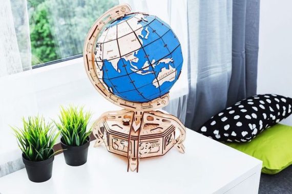 Wooden model - Globe